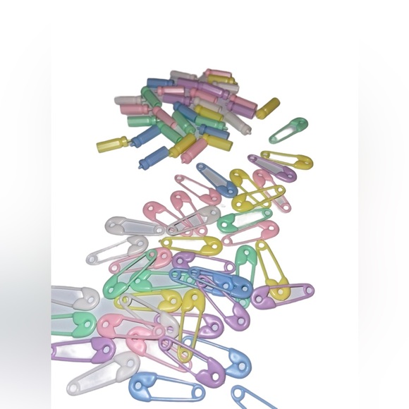 Baby Shower Party Favors Plastic decorations 77 Mini bottles and Pin Baby Colors - Picture 2 of 7
